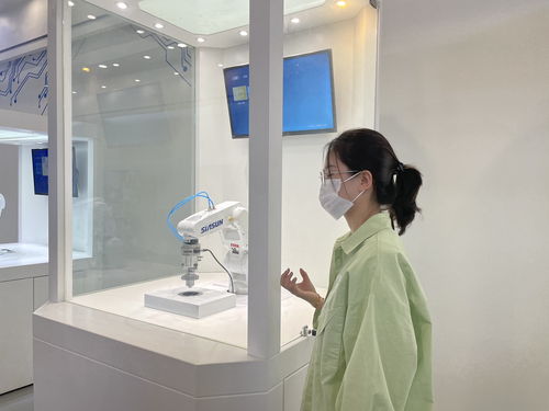 我们一同走过的这些年 京津冀协同发展网络大V线下走访活动走进新区企业，聚焦智能工业门